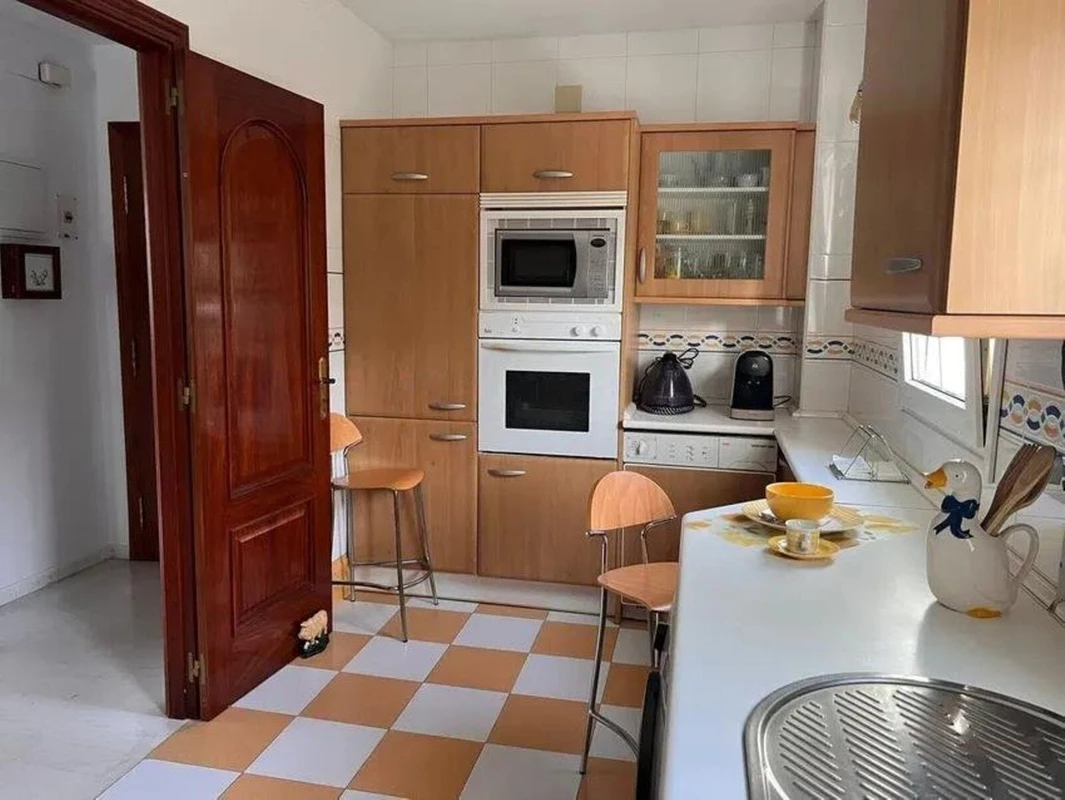 8-e64a9055bba3e77ac8aca3b893cdf826