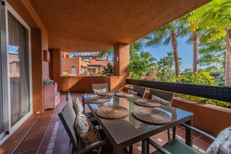 R3738733 | Middle Floor Apartment in Nueva Andalucía – € 750,000 – 3 beds, 2 baths