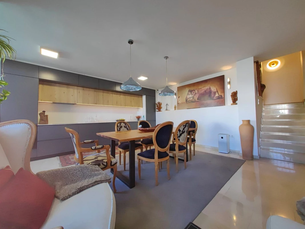 7-aa4cc561180b369757c0bb4af9886cd3