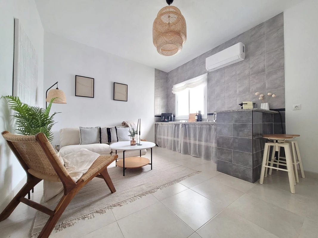 7-aa4cc561180b369757c0bb4af9886cd3