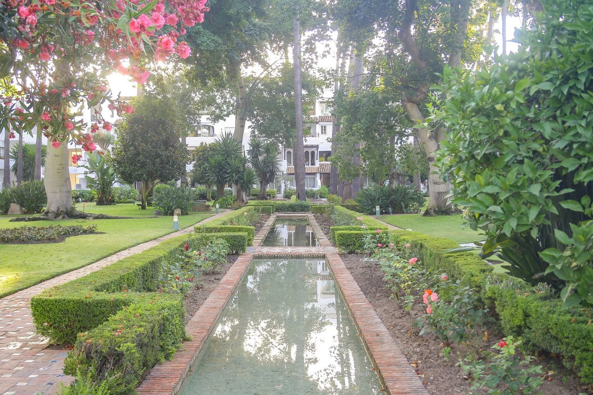 2-5bd7b9d04b45e33852eaf0ec6670150d