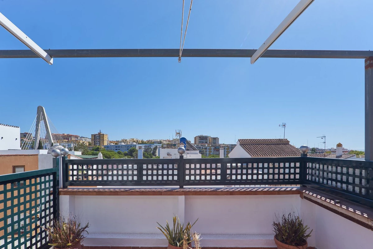 2-5bd7b9d04b45e33852eaf0ec6670150d