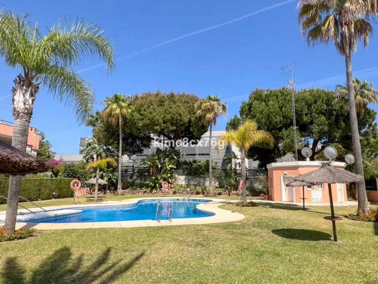 R4762726 | Middle Floor Apartment in Marbella – € 430,000 – 2 beds, 2 baths