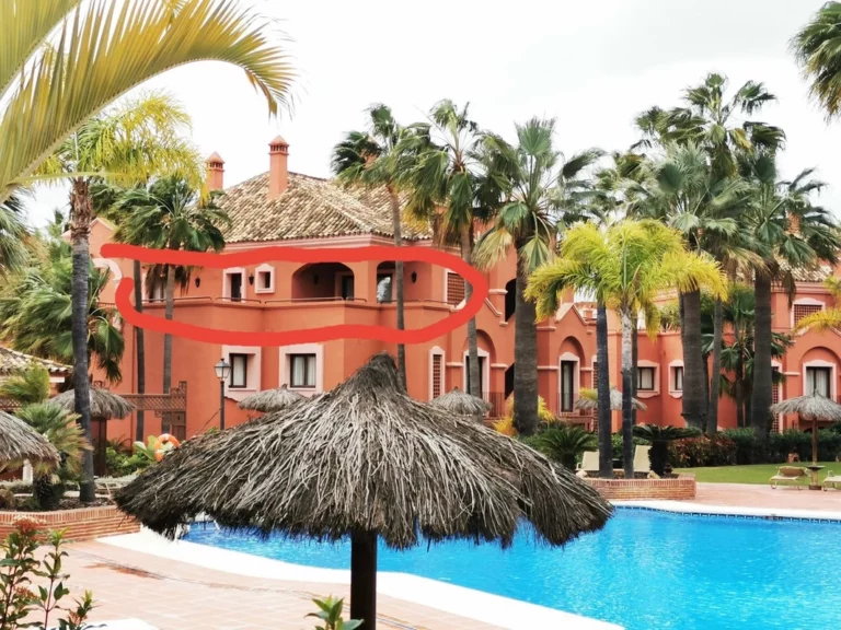 R5122708 | Top Floor Apartment in Marbella – € 890,000 – 2 beds, 2 baths