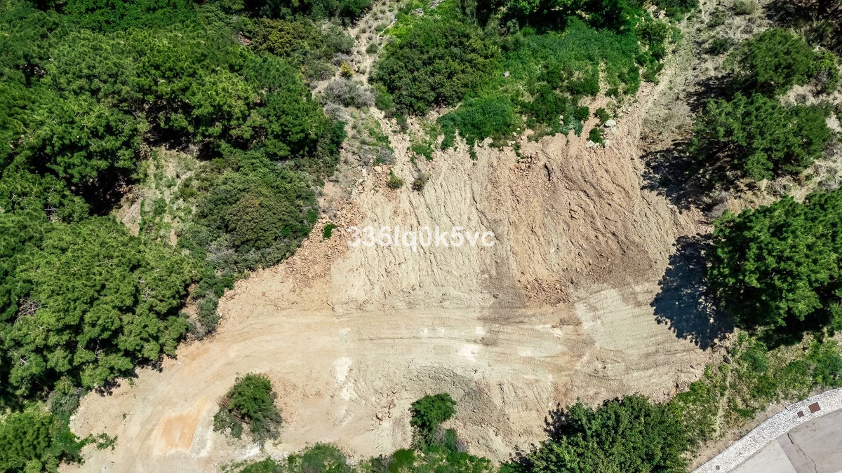 2-5bd7b9d04b45e33852eaf0ec6670150d