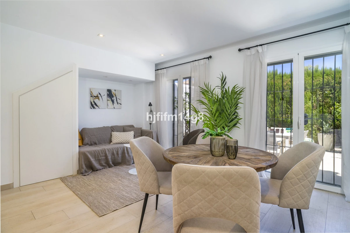 2-5bd7b9d04b45e33852eaf0ec6670150d