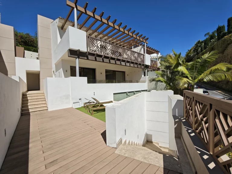 R5050399 | Semi-Detached House in Marbella – € 1,800,000 – 3 beds, 4 baths