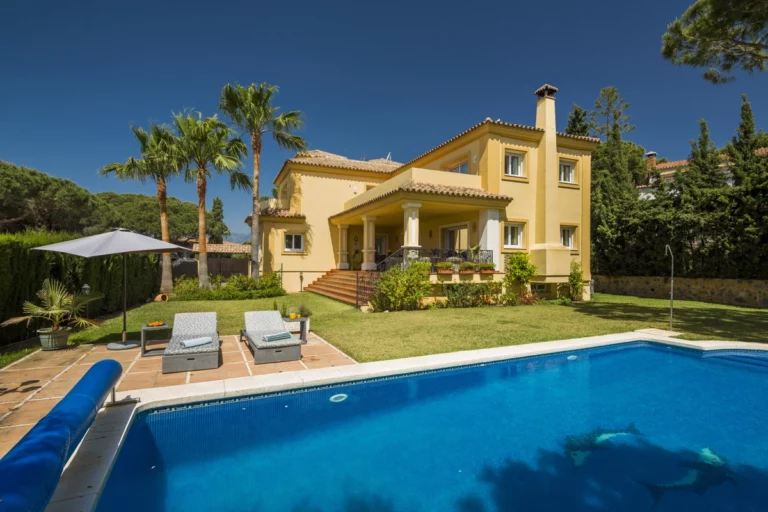 R3437890 | Detached Villa in Elviria – € 2,440,000 – 4 beds, 5 baths