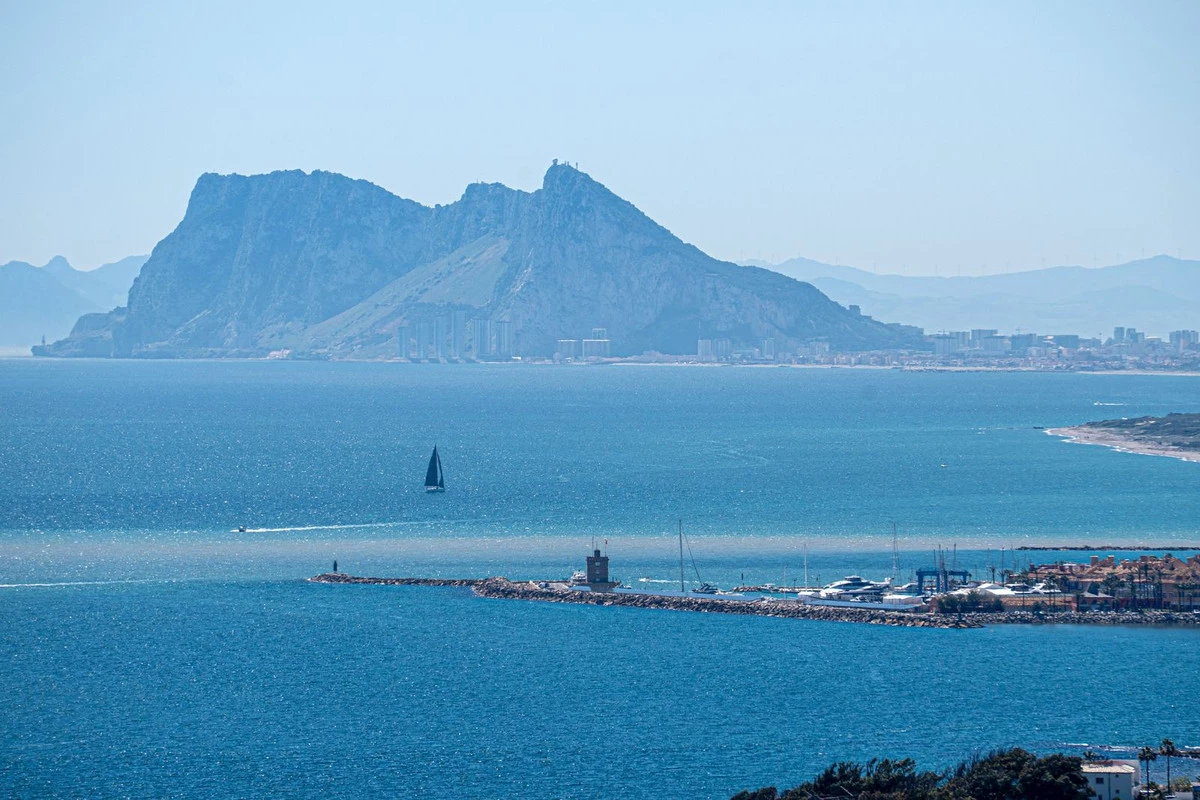 2-5bd7b9d04b45e33852eaf0ec6670150d