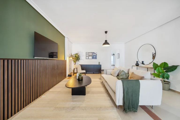 R4956106 | Middle Floor Apartment in Nueva Andalucía – € 560,000 – 2 beds, 2 baths