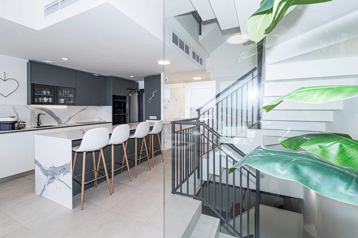 7-aa4cc561180b369757c0bb4af9886cd3