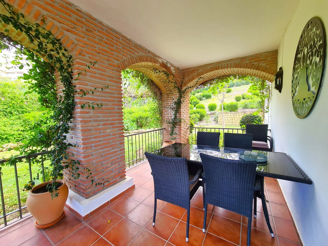 2-5bd7b9d04b45e33852eaf0ec6670150d