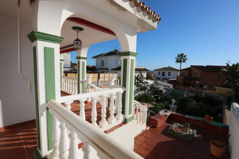 R5008261 | Semi-Detached House in Marbella – € 650,000 – 5 beds, 3 baths