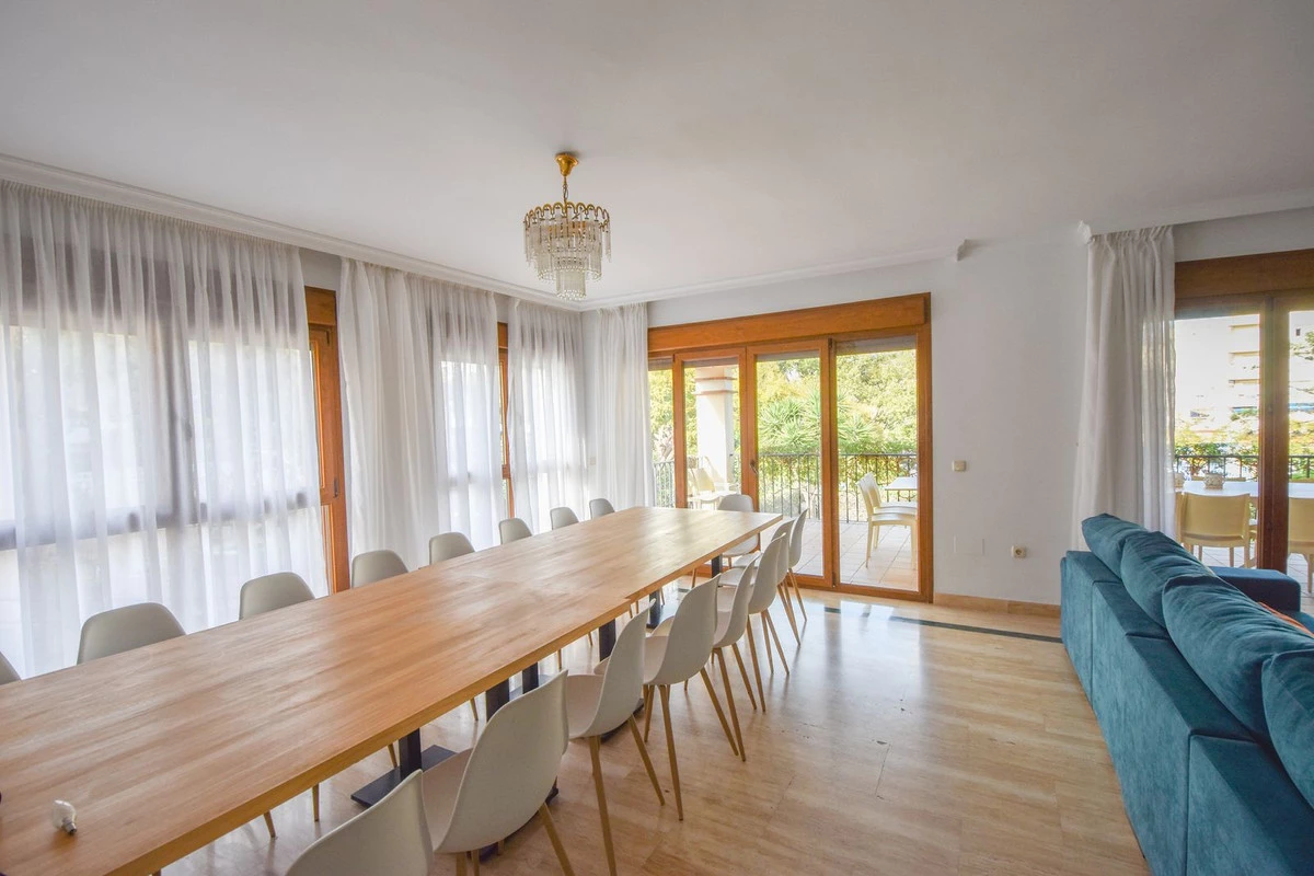 2-5bd7b9d04b45e33852eaf0ec6670150d