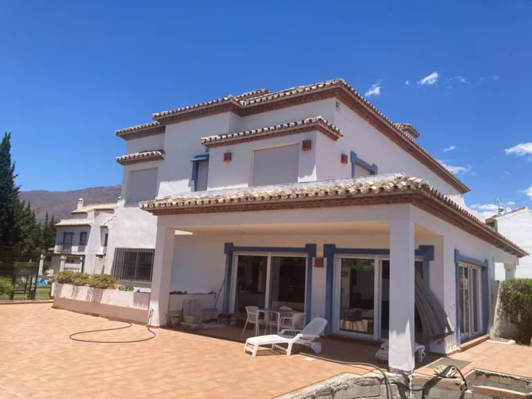 R4966501 | Townhouse in Estepona – € 1,755,000 – 5 beds, 5 baths
