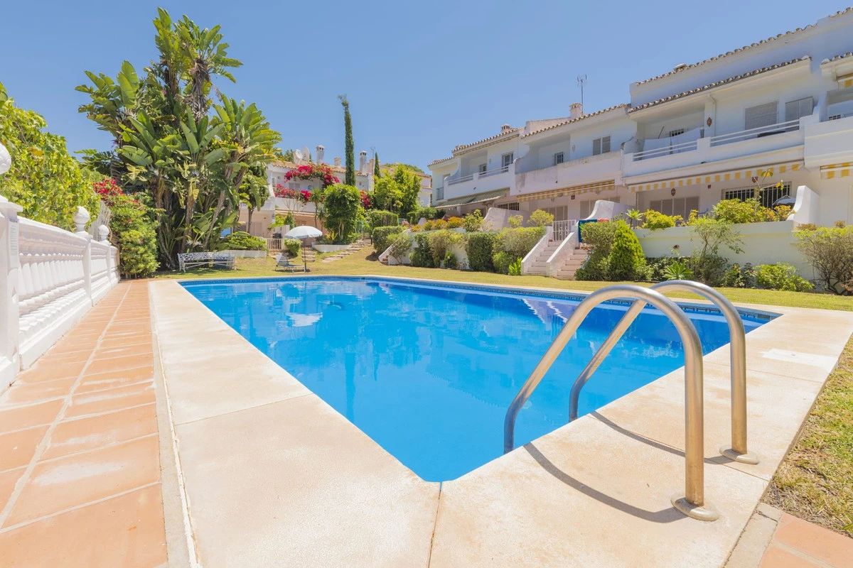 2-5bd7b9d04b45e33852eaf0ec6670150d