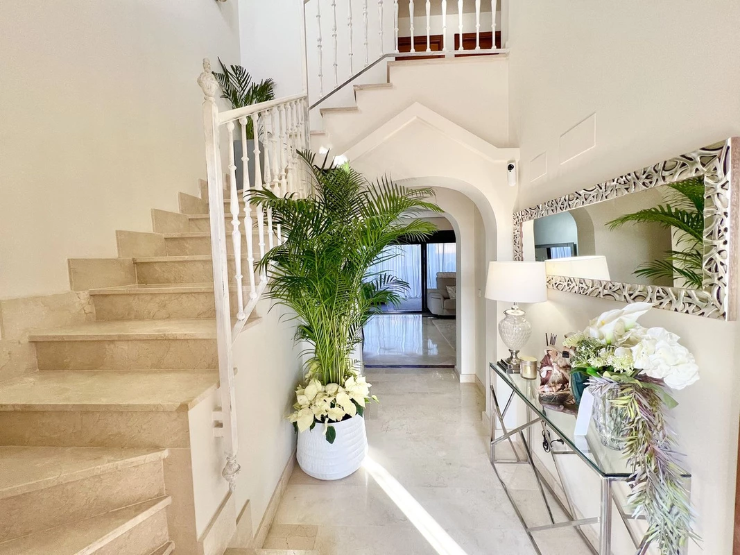 2-5bd7b9d04b45e33852eaf0ec6670150d