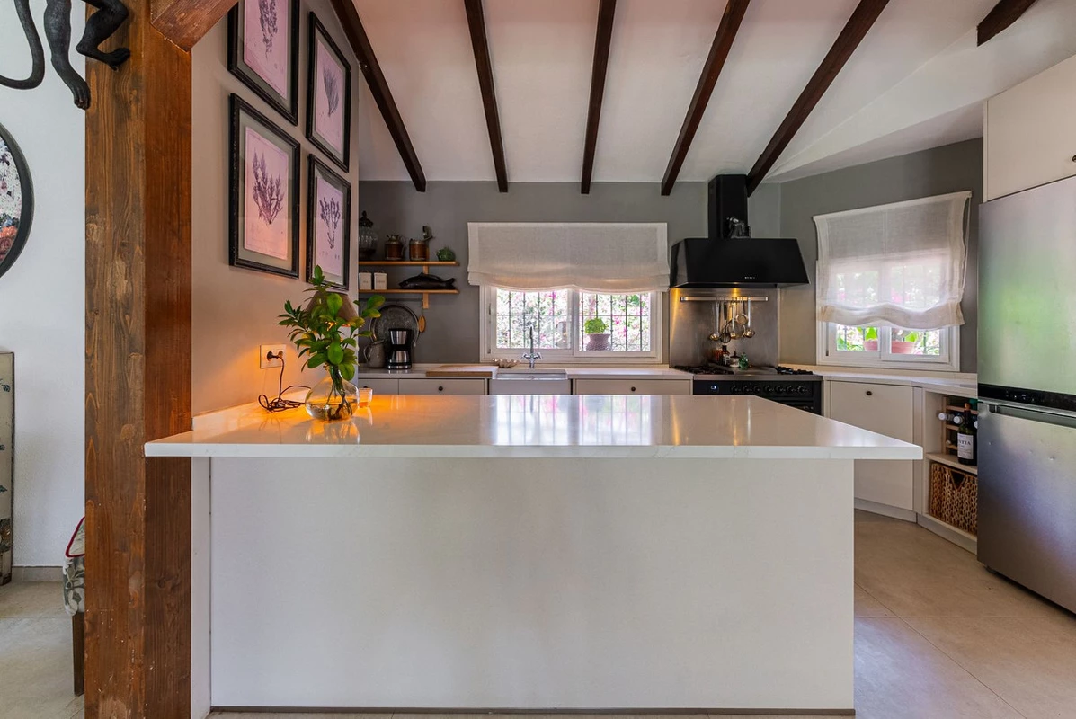 8-e64a9055bba3e77ac8aca3b893cdf826