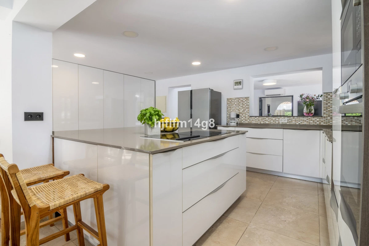 8-e64a9055bba3e77ac8aca3b893cdf826