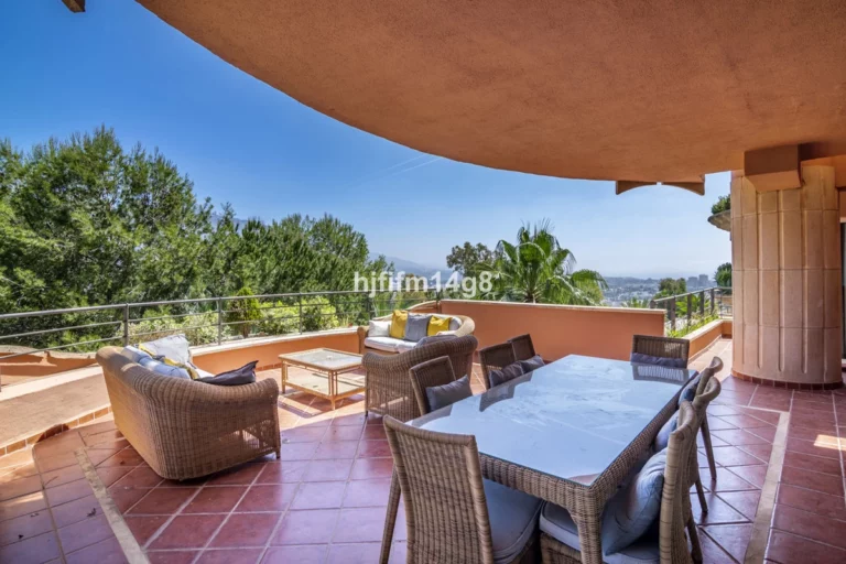 R4941814 | Middle Floor Apartment in Nueva Andalucía – € 1,250,000 – 4 beds, 4 baths