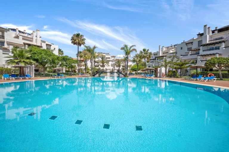 R4929973 | Ground Floor Apartment in San Pedro de Alcántara – € 1,950,000 – 5 beds, 4 baths