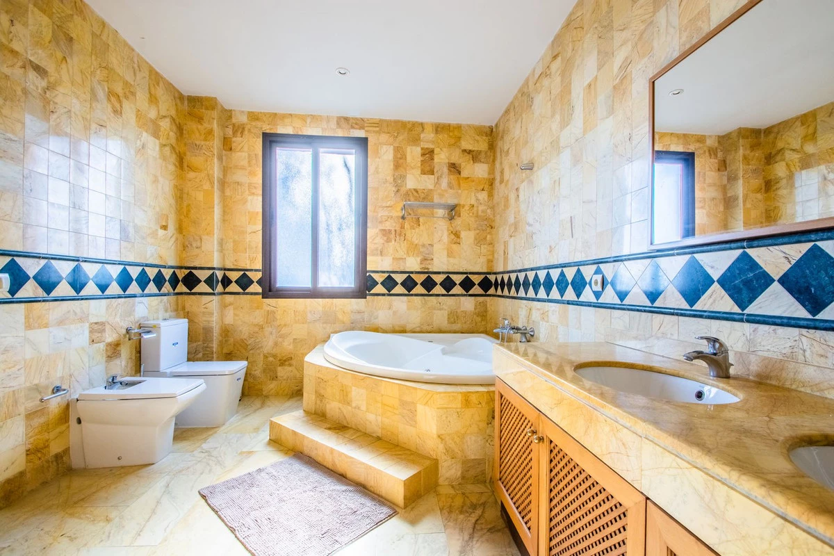 4-c23c0f86247804fa50226aecd8b0b2c8