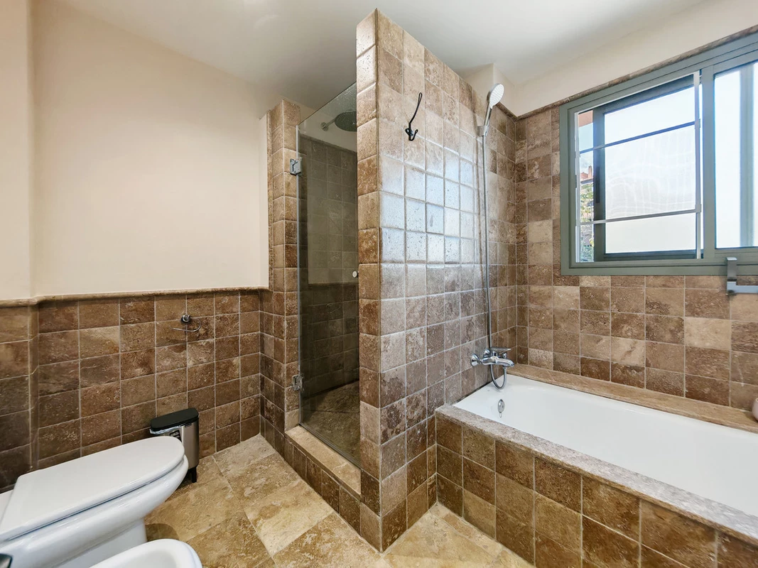 8-e64a9055bba3e77ac8aca3b893cdf826