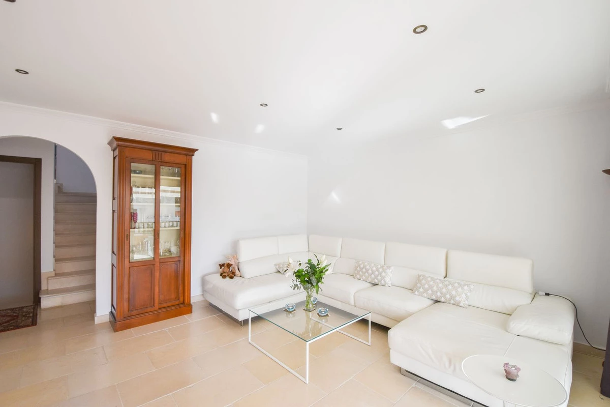 2-5bd7b9d04b45e33852eaf0ec6670150d