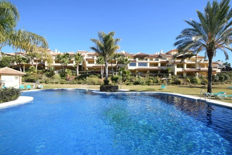 R5037562 | Ground Floor Apartment in Nueva Andalucía – € 585,000 – 2 beds, 2 baths