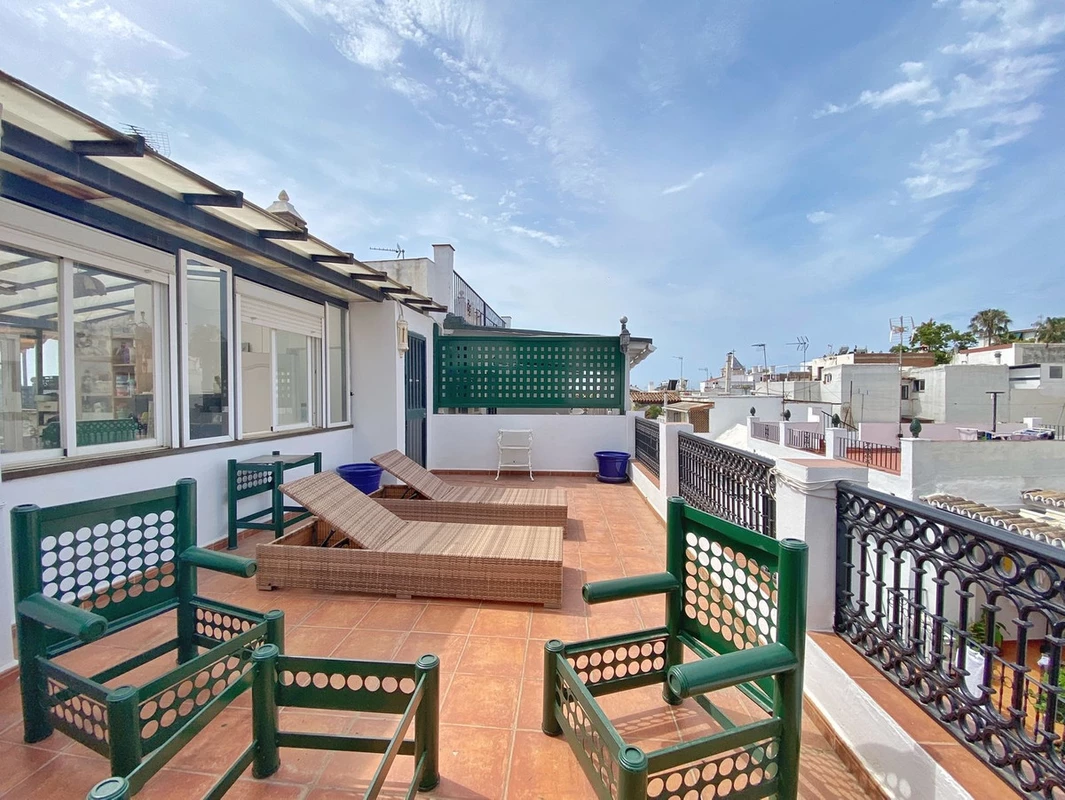 2-5bd7b9d04b45e33852eaf0ec6670150d