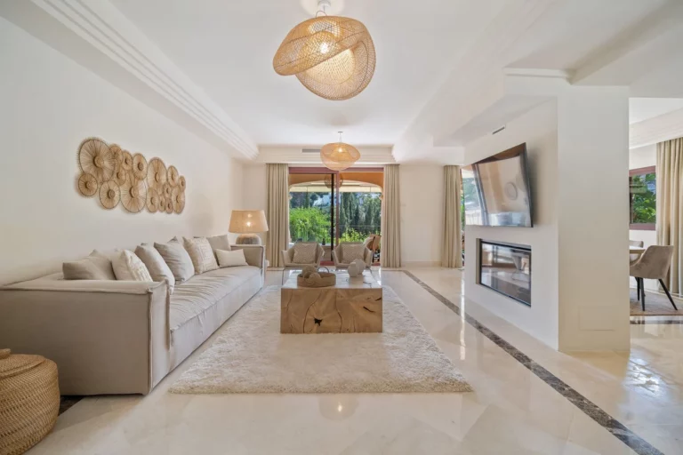 R4821640 | Semi-Detached House in Puerto Banús – € 2,575,000 – 5 beds, 6 baths