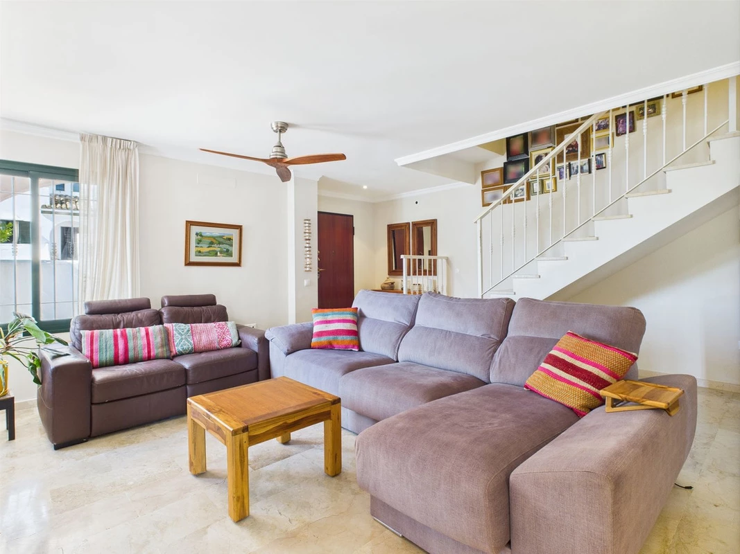 2-5bd7b9d04b45e33852eaf0ec6670150d