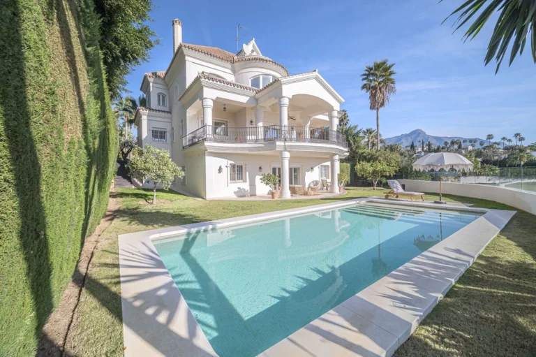 R4622092 | Detached Villa in Nueva Andalucía – € 3,850,000 – 7 beds, 7 baths