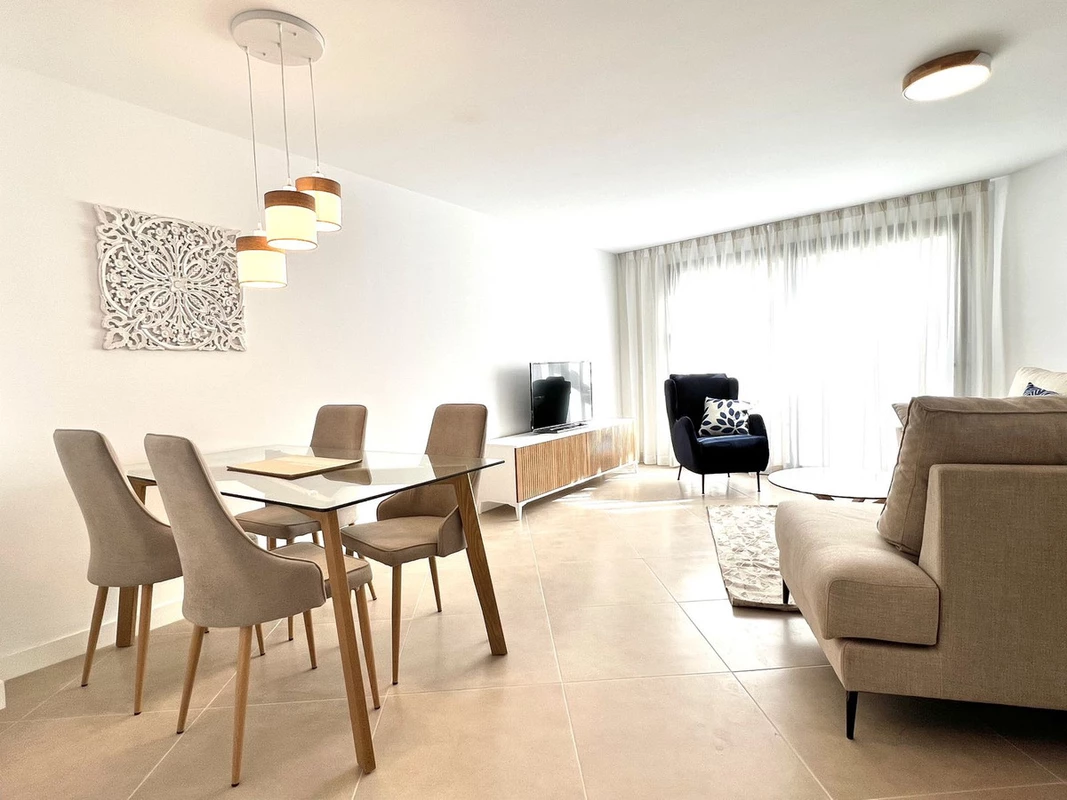 2-5bd7b9d04b45e33852eaf0ec6670150d