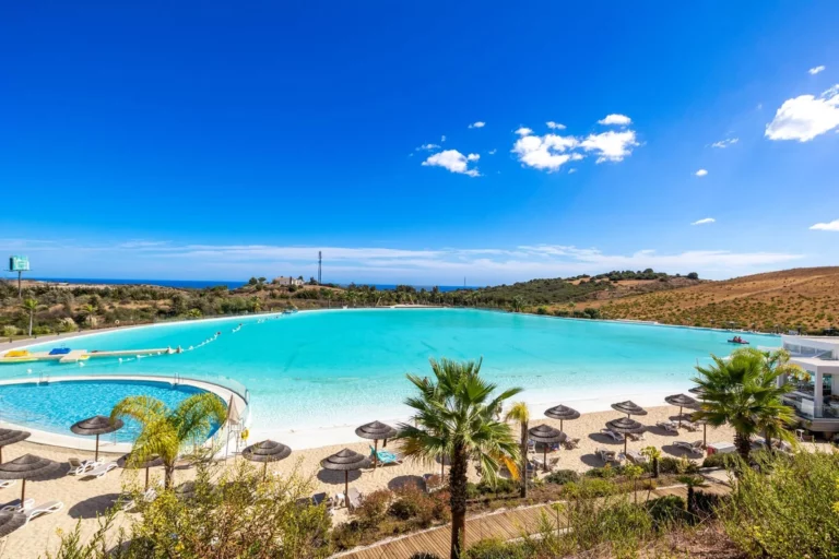 R4975354 | Ground Floor Apartment in Casares – € 390,000 – 2 beds, 2 baths