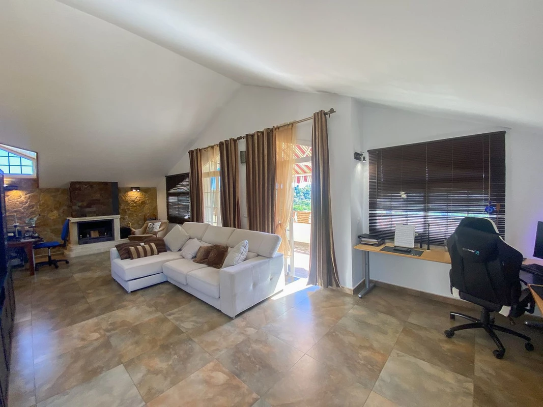 6-241328e1bcc9c0d8ce1222beb6c967a8