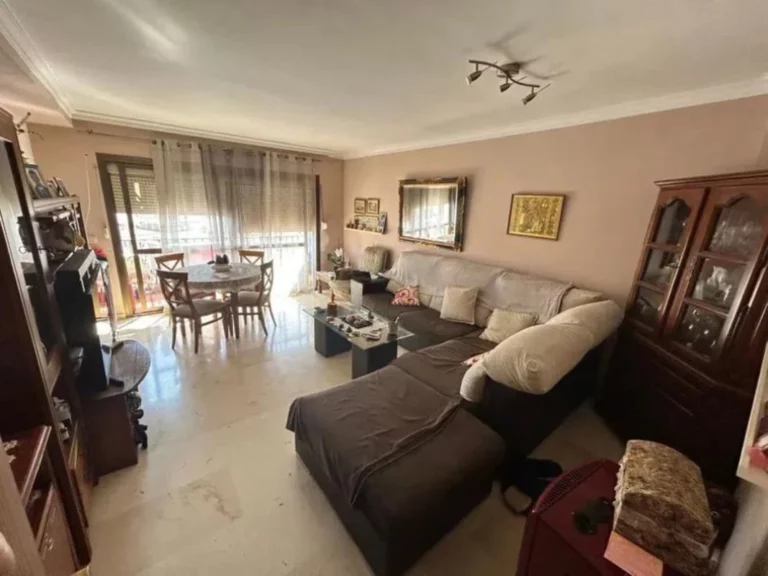 R5044747 | Top Floor Apartment in Estepona – € 339,000 – 4 beds, 2 baths