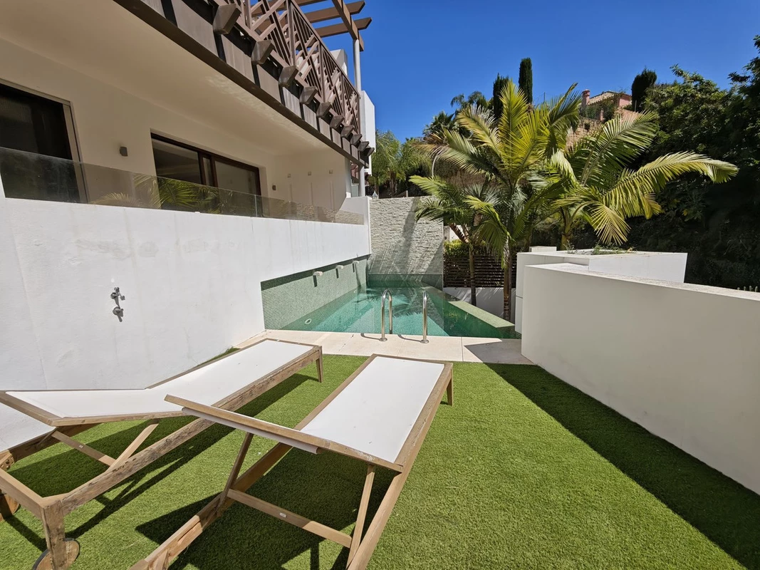 2-5bd7b9d04b45e33852eaf0ec6670150d