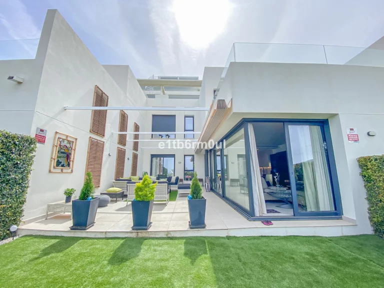 R4952293 | Detached Villa in Casares Playa – € 1,200,000 – 3 beds, 3 baths
