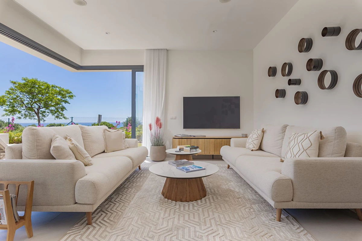 2-5bd7b9d04b45e33852eaf0ec6670150d