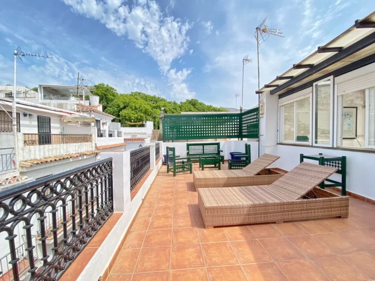 R4453009 | Townhouse in Marbella – € 999,999 – 7 beds, 3 baths