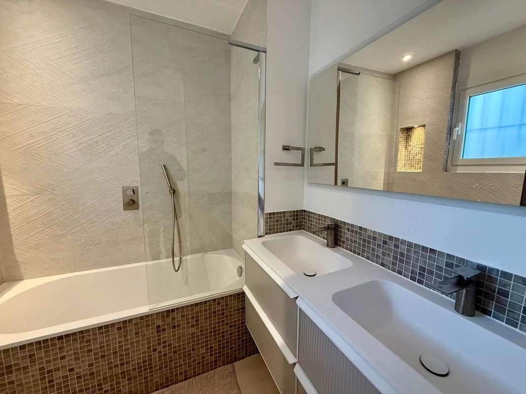 7-aa4cc561180b369757c0bb4af9886cd3