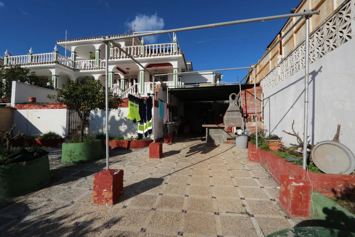 8-e64a9055bba3e77ac8aca3b893cdf826