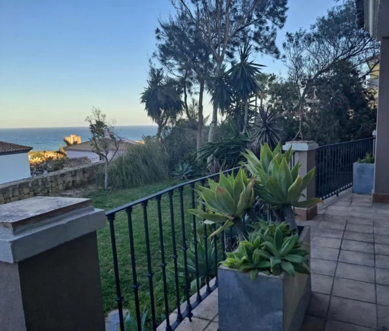 R4319881 | Detached Villa in Manilva – € 865,000 – 6 beds, 6 baths