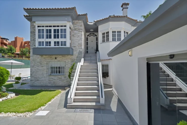 R5119003 | Detached Villa in Estepona – € 1,150,000 – 3 beds, 3 baths