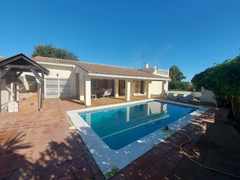 R4849948 | Detached Villa in Manilva – € 620,000 – 4 beds, 3 baths