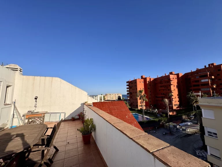 R5039068 | Penthouse Duplex in Estepona – € 439,000 – 3 beds, 2 baths