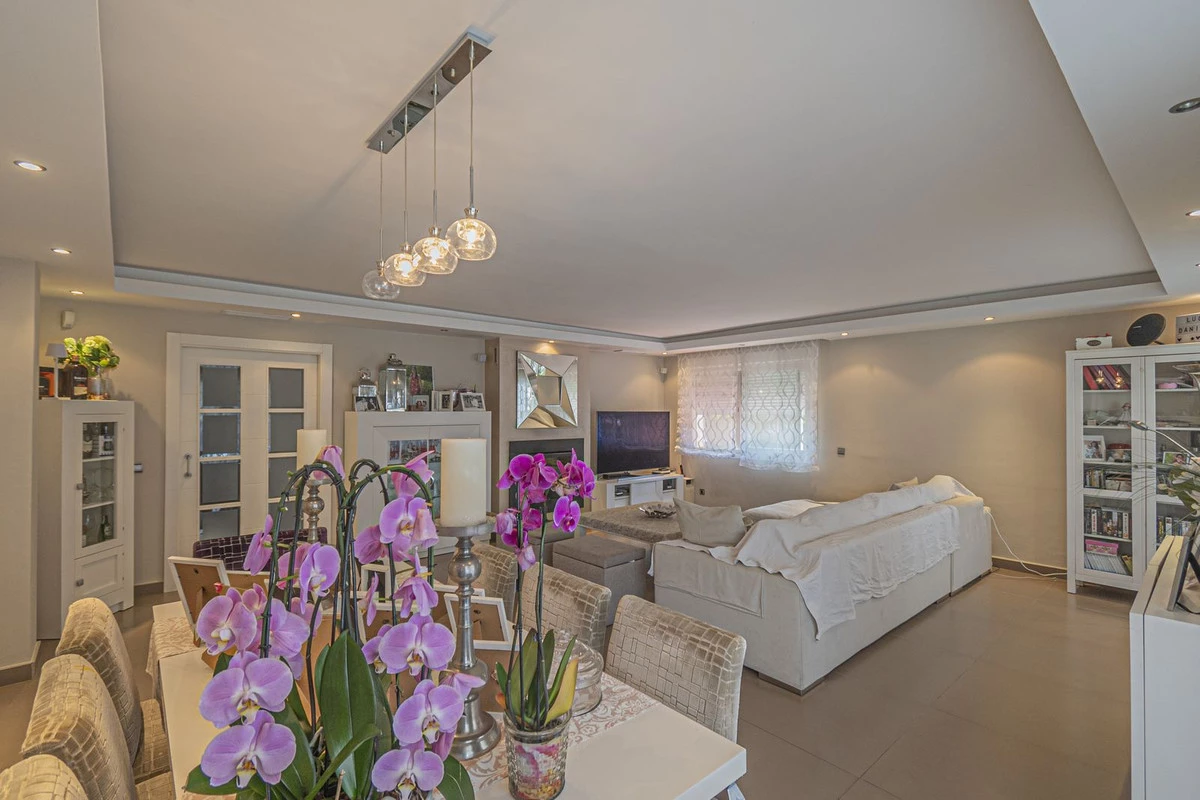 9-467d0cee5b725f3ef65f102a0c2e69c0