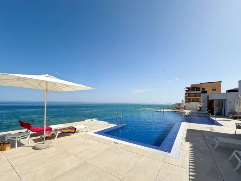 R5055730 | Middle Floor Apartment in Estepona – € 850,000 – 2 beds, 2 baths