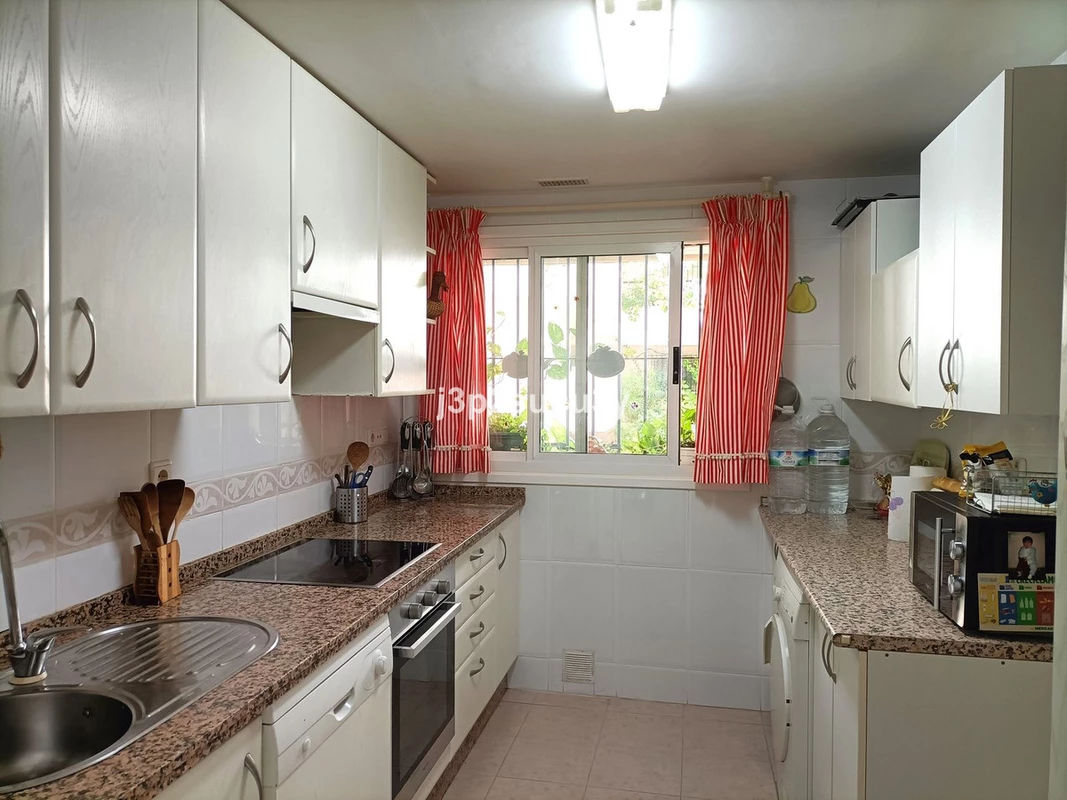 7-aa4cc561180b369757c0bb4af9886cd3